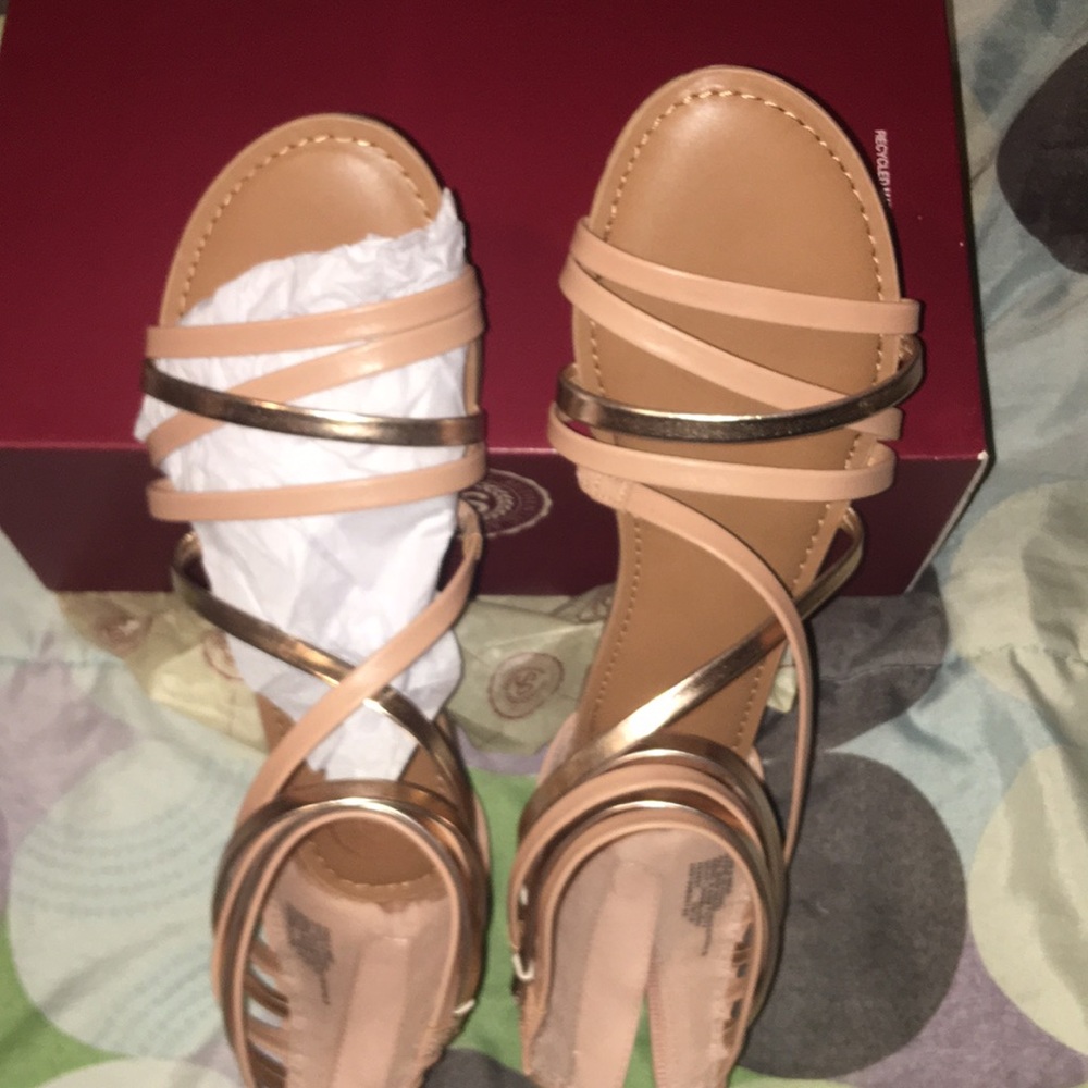 Sandals - Picture 2 of 5